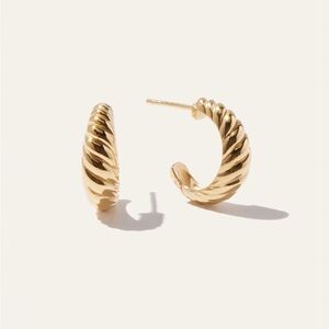 Quince gold croissant earrings